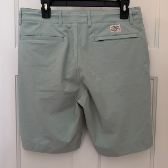 Faherty All Day Short - Picture 2 of 3